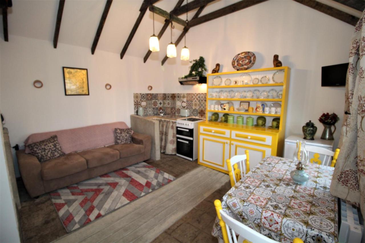 Geraghtys Farmyard Pods Hotel Belmullet Kültér fotó
