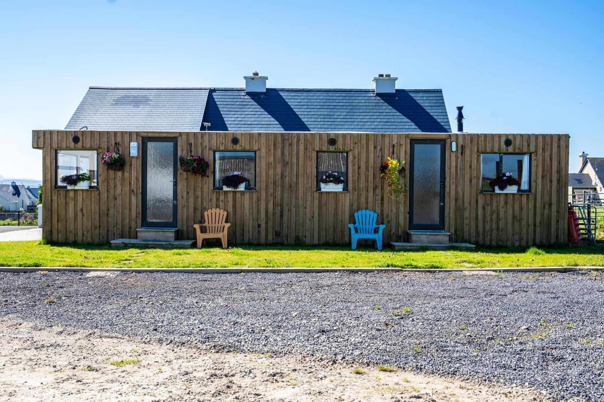 Geraghtys Farmyard Pods Hotel Belmullet Kültér fotó