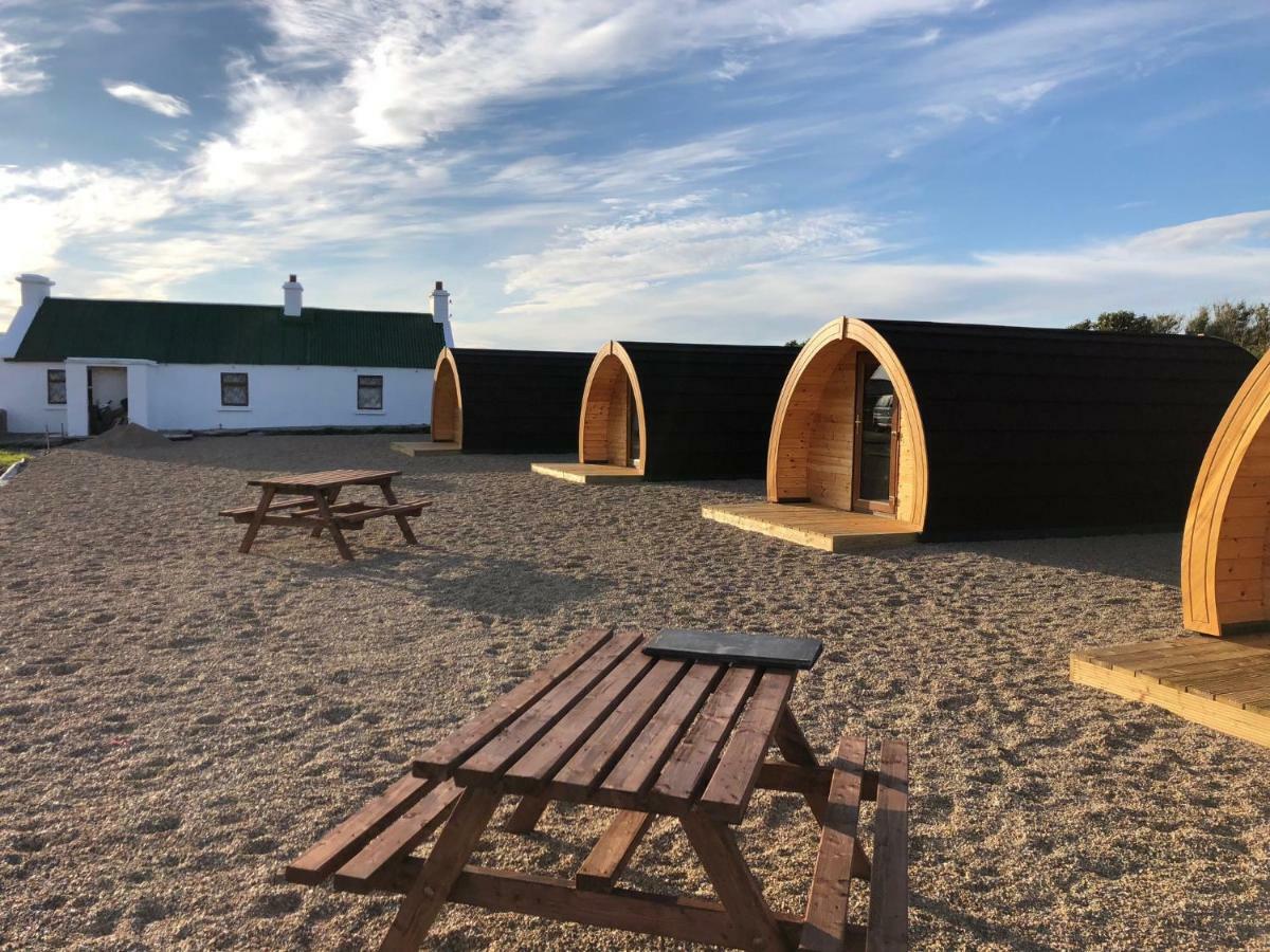 Geraghtys Farmyard Pods Hotel Belmullet Kültér fotó